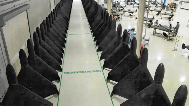 俄罗斯的沙希德无人机生产线，看的出生产规模很大，(图/x)