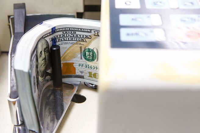 金管会5日公布，外资净匯入50.75亿美元（约合新台币1,603亿元），是继2008年2月外资单月净匯入72.58亿美元后的同期新高。图／本报资料照片