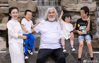 72歲名導又當爸 小31歲嫩妻「喜迎第三胎」：是福報