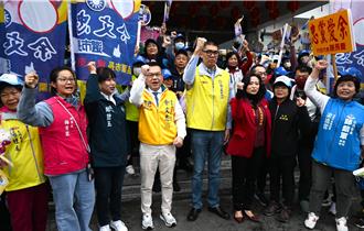 余文忠登記苗市長補選 連勝文站台力挺