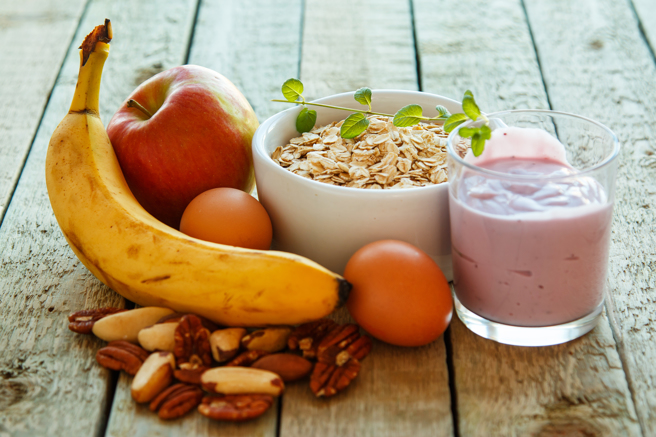 英國營養師提醒，早餐攝取高纖維質食材，有助維護腸道健康、預防罹癌。（示意圖：shutterstock／達志）