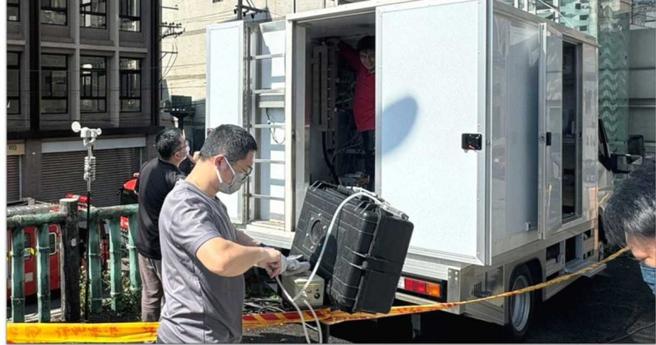 民眾忧心中华大雄公司火警释放戴奥辛及氟化氢（化骨水），双北环保局监测空气品质合格，十分讽刺。（图／报系资料库）