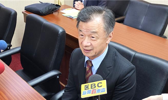 真對大陸國家主席習近平6日下午復提「和平統一」說法，陸委會主委邱太三7日上午表示，仍需多蒐集資料才能作進一步研判。（吳泓勳攝）