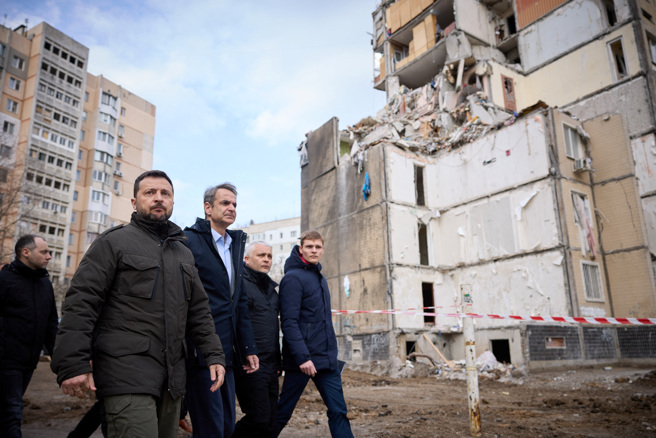 烏克蘭總統澤倫斯基、希臘總理米佐塔基斯6日視察烏南港口城市敖德薩（Odesa）。（圖／路透）