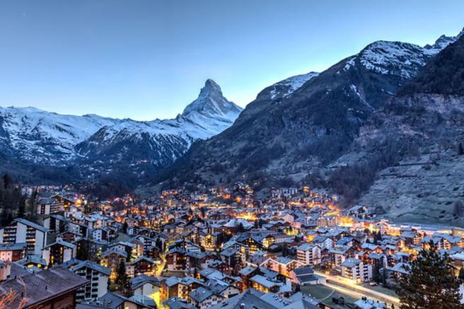 瑞士度假山城策馬特，從山腳下可欣賞馬特洪峰英姿。　圖：喜鴻假期／提供