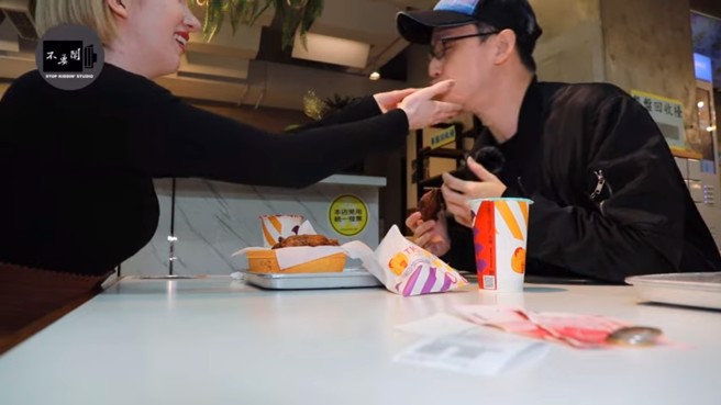 英國辣妹相親初體驗，讓台灣男生驚呆。（圖／翻攝自不要鬧工作室）