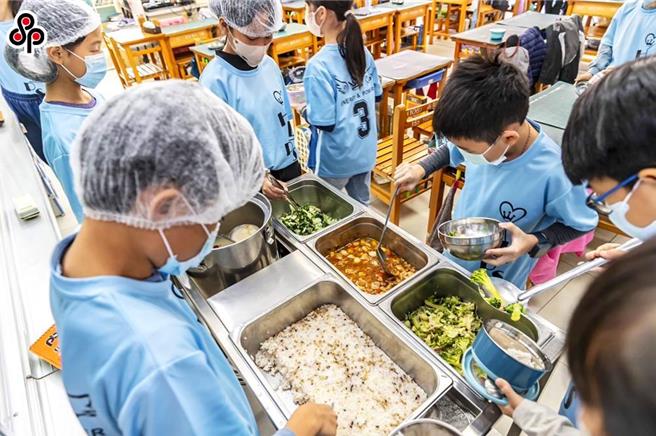 含有致癌成分的「苏丹红」辣椒粉流窜全台，台北市与新北市等16个县市政府宣布，营养午餐暂停使用辣椒粉与咖哩粉等调味料。（本报资料照）