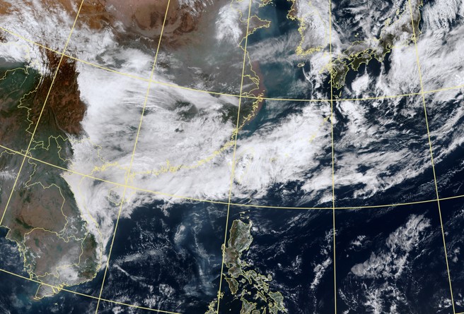 氣象專家表示，冷空氣再升級，明後天威力最強，北部下探10度將達寒流等級。（中央氣象署提供）
