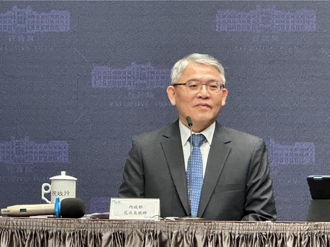 內政部今日於行政院會報告「112年至113年度推動租金補貼」執行情形。圖為內政部次長花敬群。（黃婉婷攝）