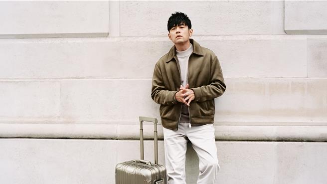周杰倫受邀擔任行李箱代言人。（RIMOWA提供）