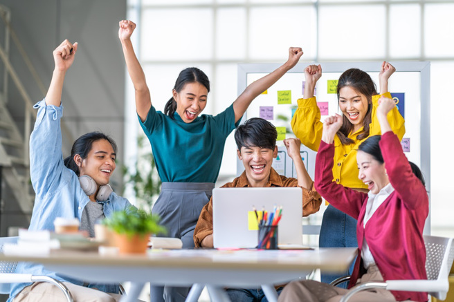 生肖屬馬、虎、羊和牛的人在今年春天運勢上漲，其中屬馬人的事業運旺，還有機會獲得意外之財。 (示意圖:shutterstock/達志)