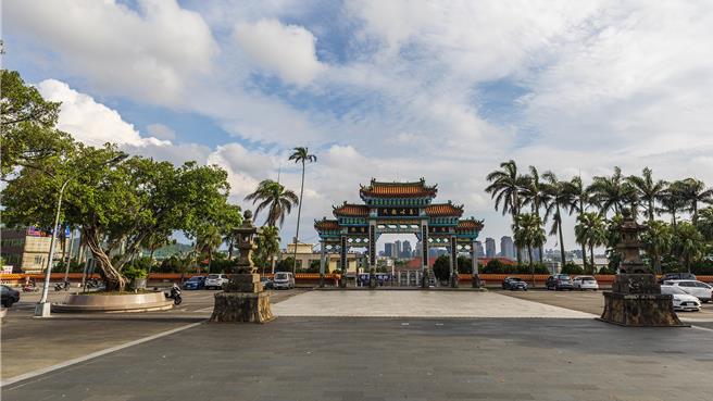 2024国际自由车环台大赛-浪漫台3线站，12日将在新埔义民庙前广场开幕，行经路线新竹县警局将做父通管制。（罗浚滨摄）