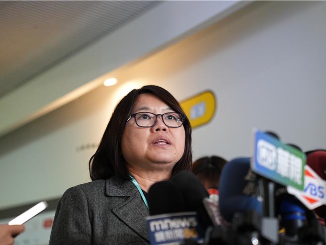 社會局長姚淑文表示，由於當事人未出席陳述申辯，後續將擇日再開考績會，目前先將她停職，並報請市府移送懲戒法院審理。(黃敬文攝)