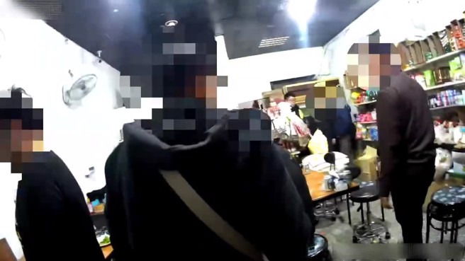 新北市蘆洲1名48歲周姓女子在中山路上經營泰式小吃店，卻在店內搞起賭場。（翻攝畫面）