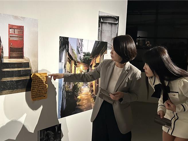屏东县政府7日在屏菸修理工厂举办「非礼勿性－性平三法宣导特展」，县长周春米邀请在MeToo运动被讚为正义女神的艺人小娴代言，盼让屏东成为女性安心依靠的希望城市。（谢佳潾摄）