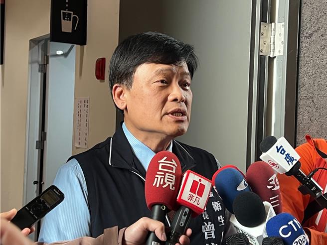 台中市衛生局長曾梓展今天表示，台中市共下架1萬9000多公斤的蘇丹紅相關食品，還有2萬公斤恐已被民眾吃下肚。（張亦惠攝）