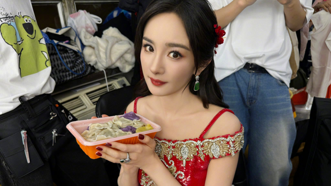 杨幂当年以专业第一名的成绩考进北电。（图／翻摄自杨幂 微博）