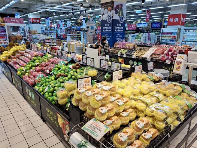 通膨急升！ 2月CPI年增3.08％ ，創近19個月新高，食物類中的水果受天候因素影響，上漲幅度超過20％。（資料照／洪凱音台北傳真）