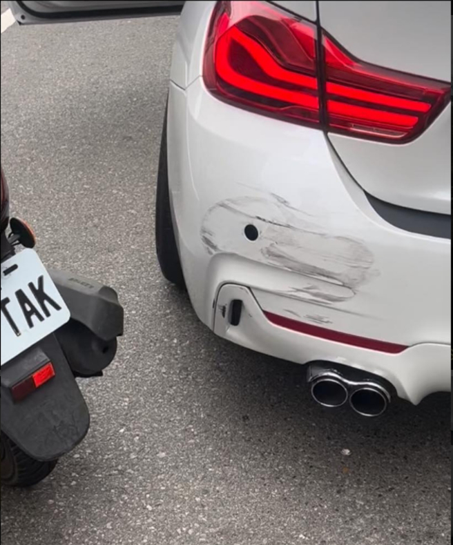 轿车车主也PO出后方车子被撞的照片。（翻摄爆料公社）