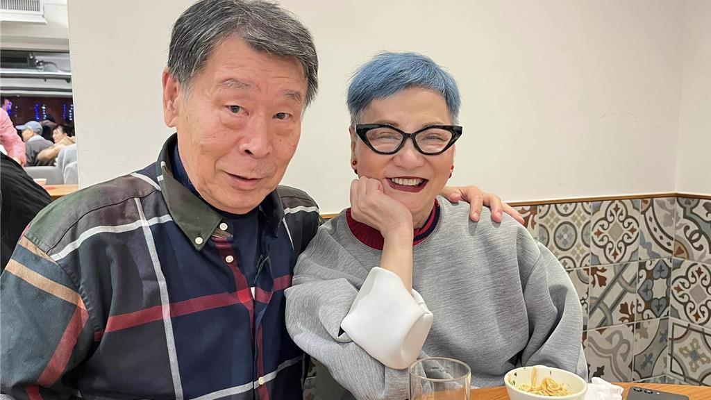 陸一龍（左）跟張小燕是多年好友。（翻攝陸一龍臉書）