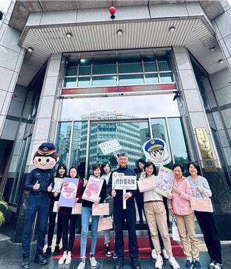 台北玫瑰展新生公園登場 中山分局長婦女節感謝不忘宣導