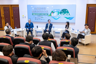 信義房屋周俊吉、淡大葛煥昭重磅交流 談AI浪潮下青年職場價值觀