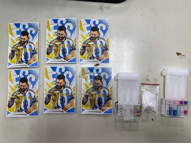 警方在五權西路1家資源回收廠前，找到犯嫌丟棄的車輛。(警方提供)