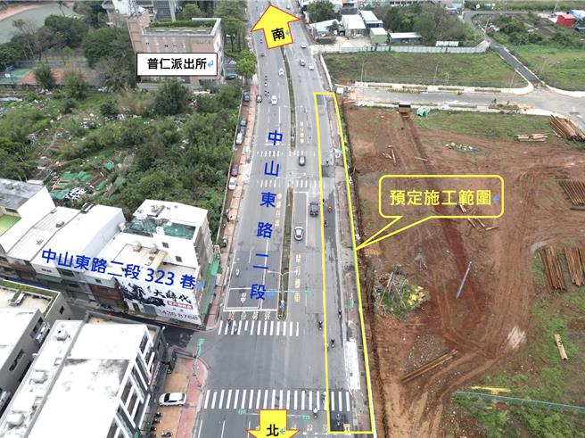 桃园市政府办理中坜运动公园区段徵收工程，中坜中山东路二段281巷对向至361号对向将自3月14日起施工管制至8月底，阶段性封闭机慢车道与人行道。（新工处提供／蔡明亘桃园传真）