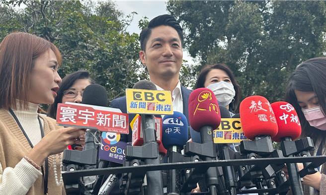 针对港湖区7日晚间部分住户瓦斯断气，台北市长蒋万安（图）8日表示，会针对受到影响的市民朋友补偿瓦斯费用，并提出精进与完整的改善方案。（丁上程摄）