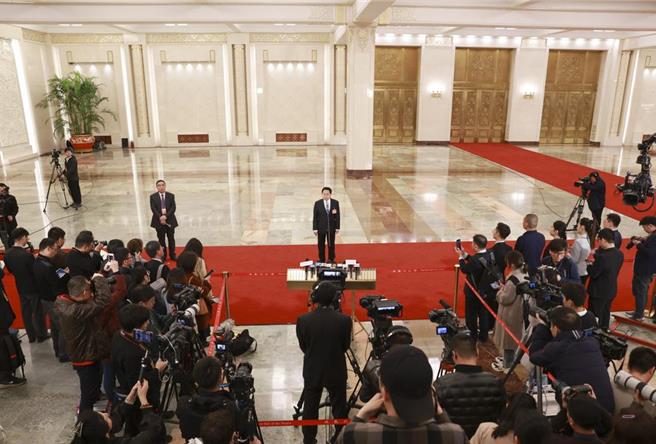 大陆国家市场监督管理总局局长罗文8日表示，今年将儘快制定公平竞争审查条例、继续加大对行政性垄断的监管执法力度等。（摘自新华社）