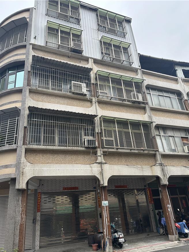 記者實際到訪該地址，發現公司大門深鎖，不過從google map街景上可以看到曾有掛招牌，疑似為了避風頭將招牌拆掉。而鄰居及里長對於該公司一概表示不了解。（楊舒婷攝）