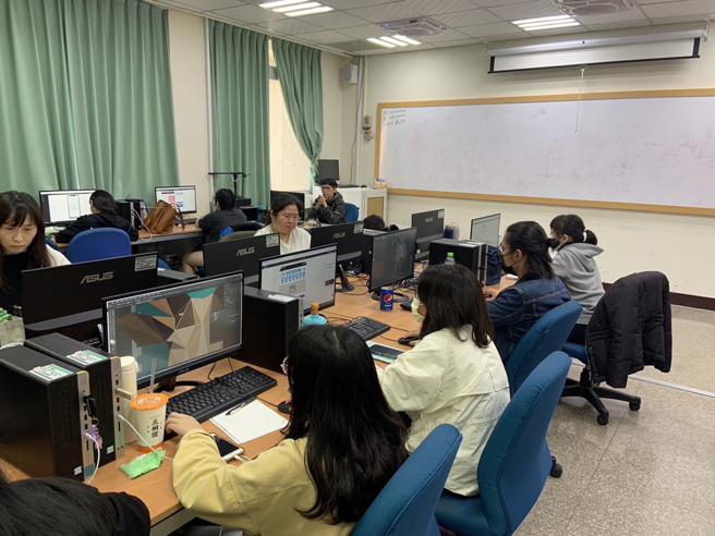 桃竹苗分署開辦資訊、觀光、商業、美容等領域共150門課程，提供待業民眾多元職訓選擇。圖/桃竹苗分署提供