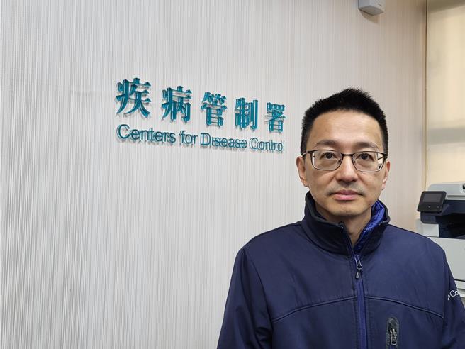 疾管署副署長羅一鈞表示，3月5日全民開打流感疫苗以來，每日平均接種5465劑疫苗，相較5日以前每日的1000多劑，已提升了不少。以此推估，國內再過8個工作天，流感疫苗就會用罄，提醒民眾儘速前往接種。（林周義攝）