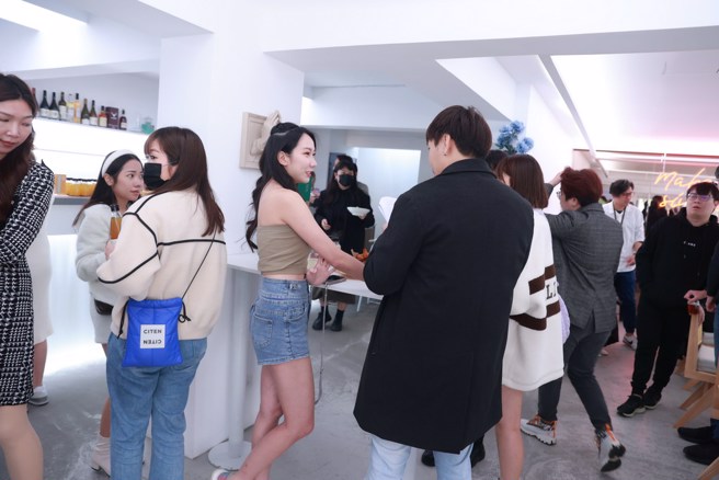 试饮会现场人气很高。(主办单位提供)
