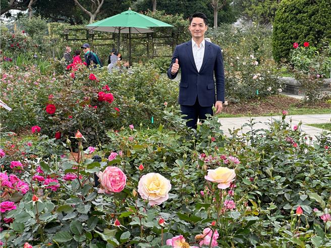 台北市长蒋万安（图）8日上午参与2024年台北玫瑰展开幕活动。（丁上程摄）