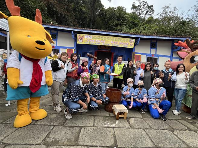 國姓鄉公所8日在林屋伙房舉行舉行鹿神祭產業文化宣傳記者會，邀遊客17日來國姓鄉作客，參加鹿神踩街。（民眾提供／楊靜茹南投傳真）