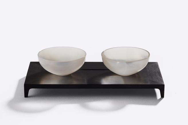 丽晶精品全新开幕SHANG XIA上下首间「晶华茶室」，推出独家限量藏品紫檀灰玛瑙醉器。（丽晶精品提供）