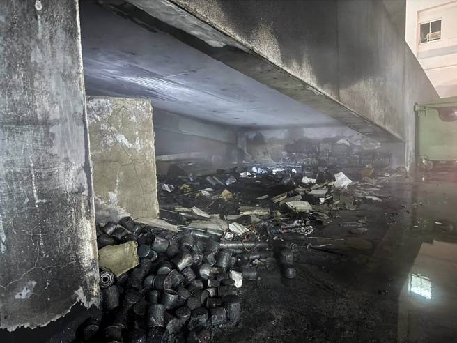 今8日晚间19时许，台北市士林区中正路发生一起火警。（翻摄画面）