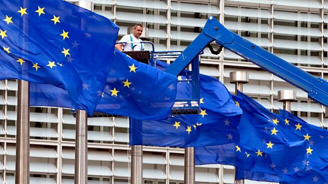 目前利率期貨顯示，歐洲央行可能於4月11日降息，早於Fed和BOE的6月降息，因為相對於美國經濟較具韌性，歐元區經濟已陷入停滯。圖／美聯社