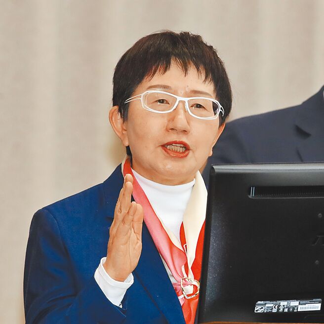 财政部长庄翠云7日在立法院财政委员会答询表示，去年第4季开始已经正成长。（刘宗龙摄）