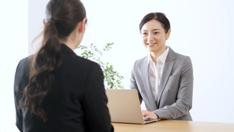 在職找工作被出賣？人資面試打給現公司 全場喊扯