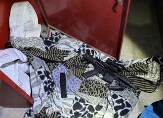 消防箱驚見「長槍及子彈」 通緝犯連夜落跑仍遭逮