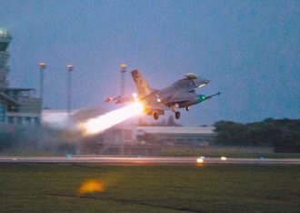 空軍恢復跨子夜飛行 退將曝金門夜戰訓練經驗