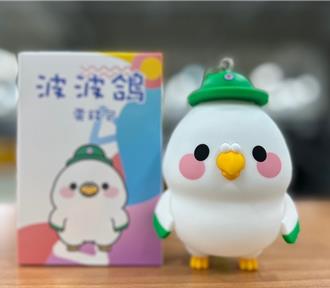 亮出你的「波波鴿」！百位「鴿迷」快閃台灣燈會高鐵燈區