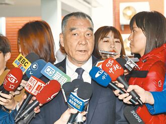 不媚美 邱國正挺得住