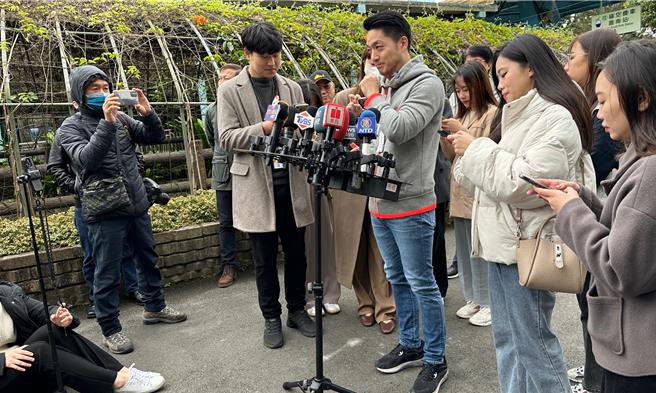 针对台北市第二殡仪馆新馆礼厅天花板掉落一事，台北市长蒋万安表示，当天晚上殡葬处已完成新馆的全面检查，后续会持续追踪确保安全。（丁上程摄）