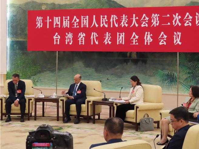 大陆第十四届全国人民代表大会第二次会议台湾省代表团全体会议，9日上午在北京人民大会堂台湾厅举行。（朱绍圣摄）