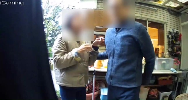 北市男遭假检警「30678」电话侦讯，娇妻机智打电话向警方求证保住血汗钱。（翻摄画面）