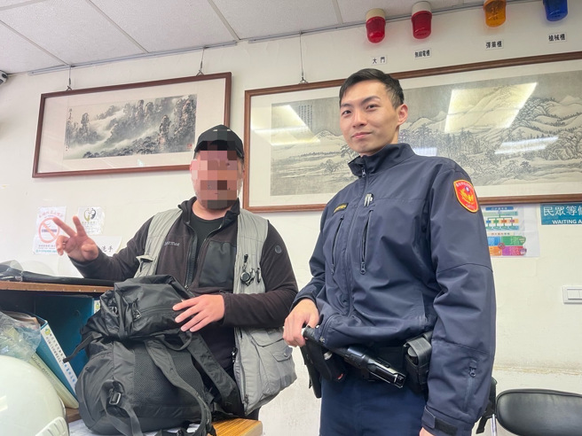 53歲日本籍遊客中村先生來台旅遊，日前因搭公車時，不慎將包包遺落在公車上，於是向警方求助。（圖／警方提供）