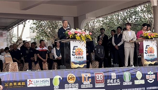 第59屆六堆運動會9日在屏東縣麟洛國中正式登場，規模遠比之前盛大，參與人數更是多達7000人，是近3年來最多的一次，行政院長陳建仁也特別出席開幕儀式。（謝佳潾攝）
